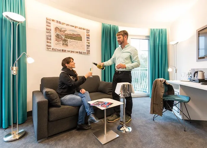 Parkhotel מלון הכנבורג